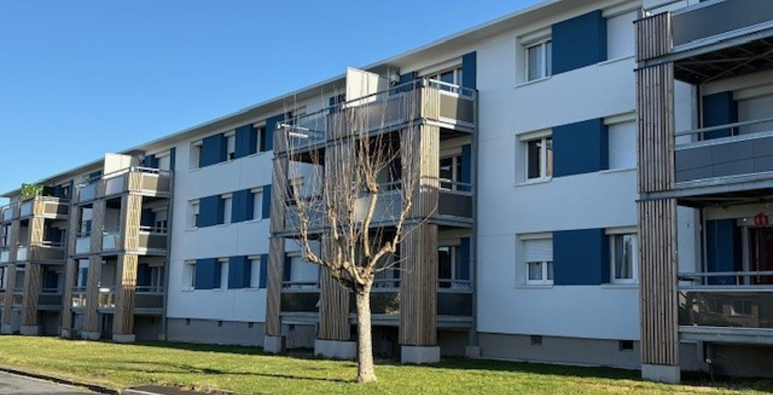 Location Appartement 4  pièces 62 m² La Châtre — photo 1