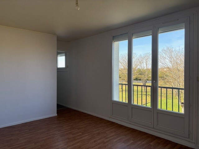 Leasing Appartement 3  pièces 56 m² La Châtre — photo du bien