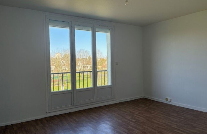 Location Appartement 3  pièces 56 m² La Châtre — photo 2