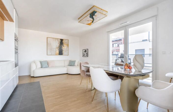 Appartement de 4 pièces de 83 m² à Romainville — photo 2