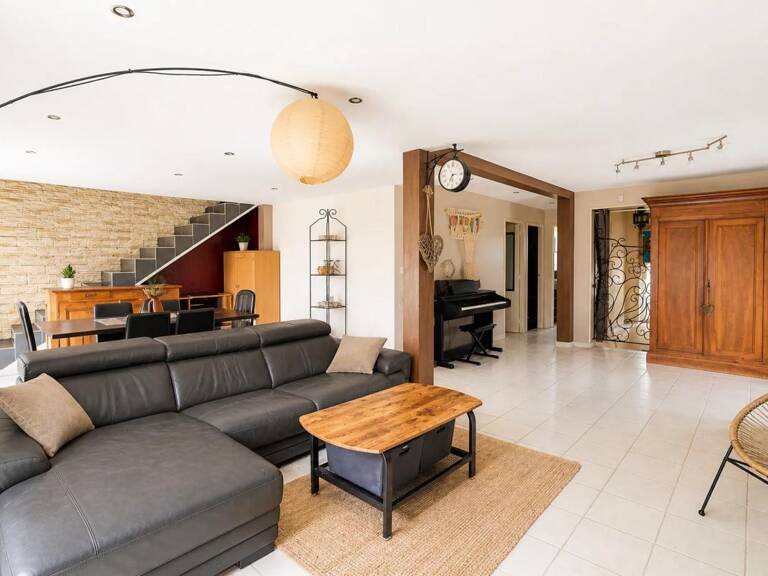Maison de 7 pièces de 185 m² (170 loi Carrez) à Camarsac — photo 1