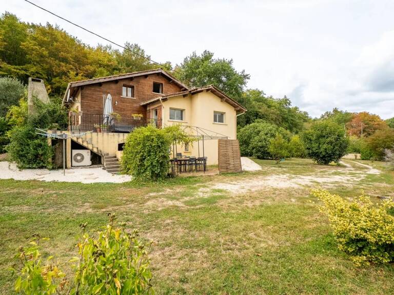 Maison de 7 pièces de 185 m² (170 loi Carrez) à Camarsac — photo 1