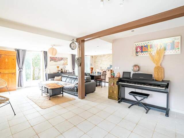 Maison de 7 pièces de 185 m² (170 loi Carrez) à Camarsac — photo du bien