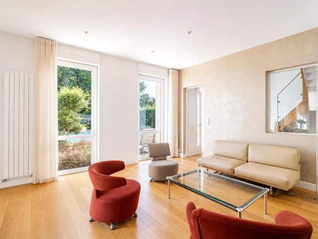 Maison de 9 pièces de 185 m² à Eysines — photo du bien