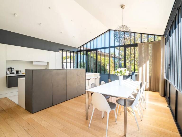 Maison de 9 pièces de 185 m² à Eysines — photo 1