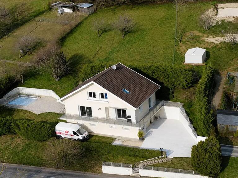 Maison de 8 pièces de 140 m² située à Four — photo 1
