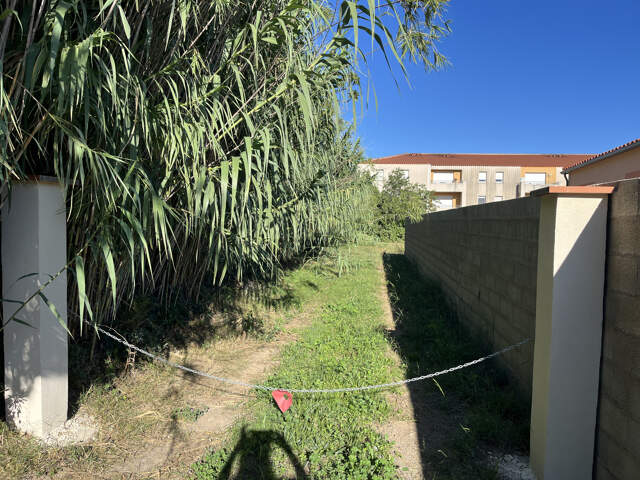 TERRAIN A BATIR 923m2 VIABILISE — photo du bien