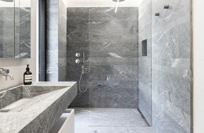 DERNIERE LOT A SAINT RAPHAEL: T4 EN DERNIER ETAGE AVEC 25 M² DE TERRASSE EXPOSEE SUD — photo 3