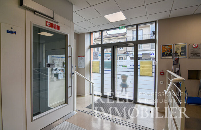 Immeuble de bureaux loué - Investissement locatif en coeur de ville d'Auch — photo 2