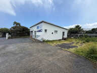 LOCAL COMMERCIAL AVEC FORT POTENTIEL SAINT-JOSEPH — photo 2