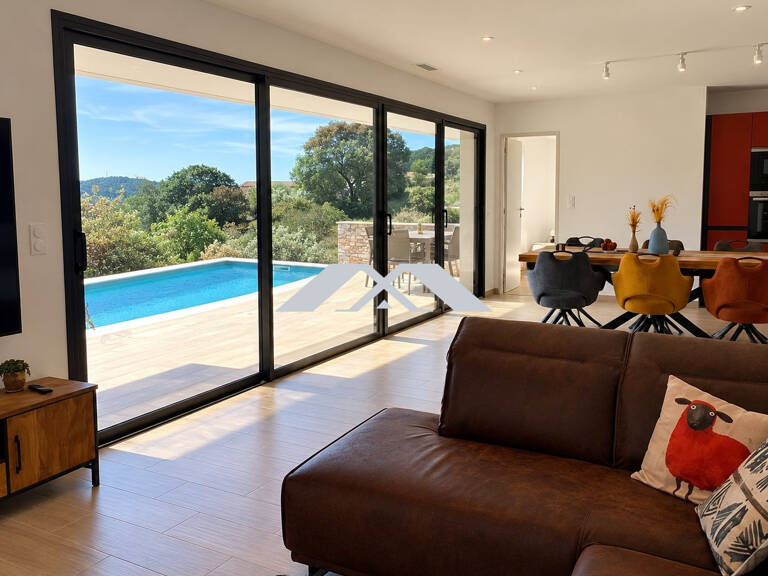 Villa contemporaine de plain-pied avec piscine Les Mages — photo 1