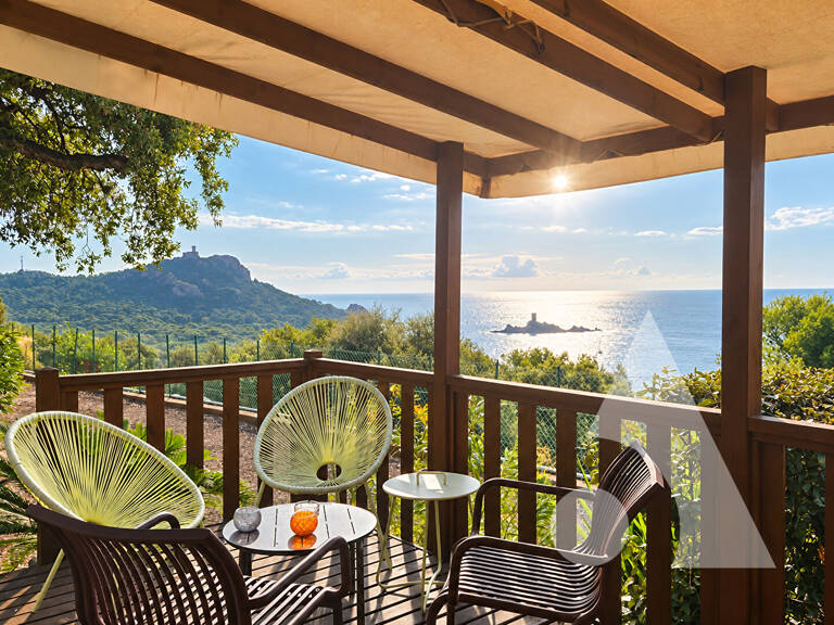 Maison Saint Raphael 3 pièce(s) 34 m2- VUE MER — photo 1