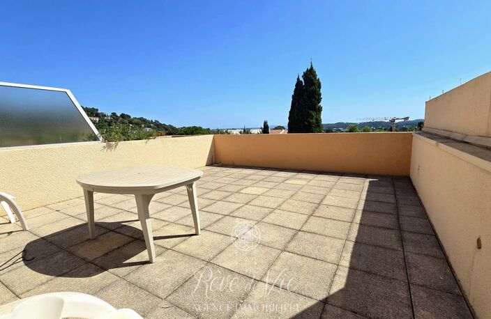 2 PIÈCES + CABINE AVEC GRANDE TERRASSE VUE MER — photo 3