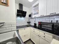 TRÈS BEAU STUDIO RÉNOVÉ AU CŒUR DU LAVANDOU — photo 4