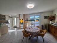 BELLE MAISON FAMILIALE AVEC GARAGE, PISCINE ET TERRAIN DE 1 000 M² — photo 2