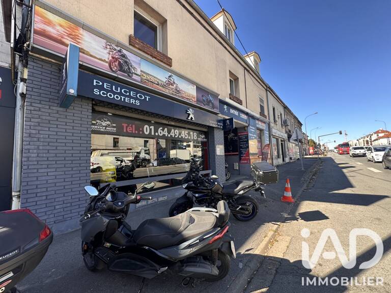 Vente Garage, Station-service 150 m&sup2; — photo 1
