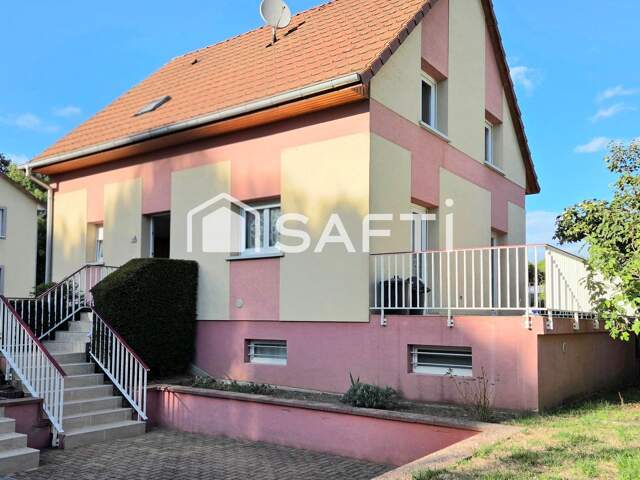 À MULHOUSE quartier DORNACH  MAISON FAMILIALE de 2001 de 125 M²  CALME, TERRASSE, JARDIN ET GARAGE DOUBLE — photo du bien