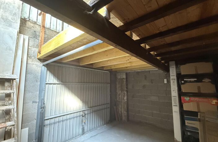 Garage avec espace stockage en mezzanine — photo 2