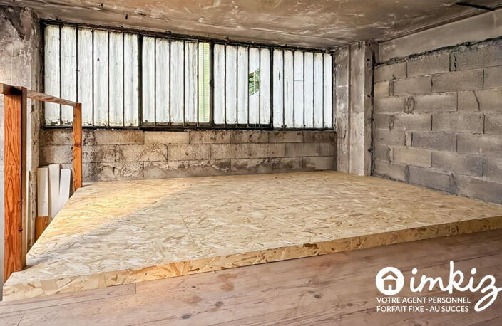 Garage avec espace stockage en mezzanine — photo 3