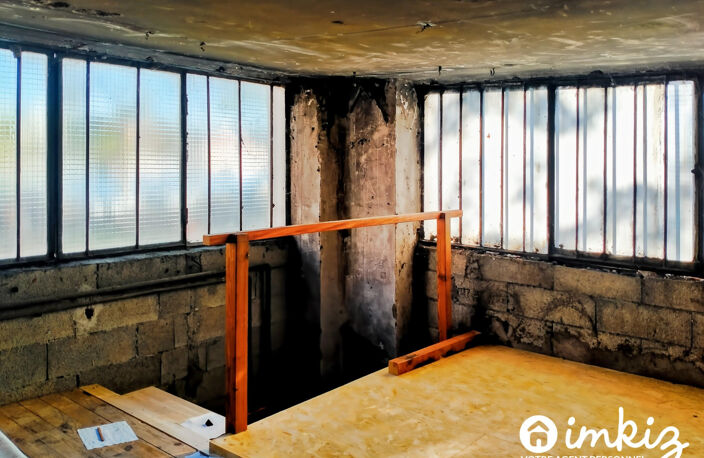 Garage avec espace stockage en mezzanine — photo 4