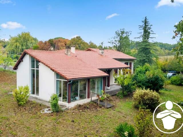 Maison coup de cœur à vendre à Saint-Hilaire-de-Lusignan — photo du bien