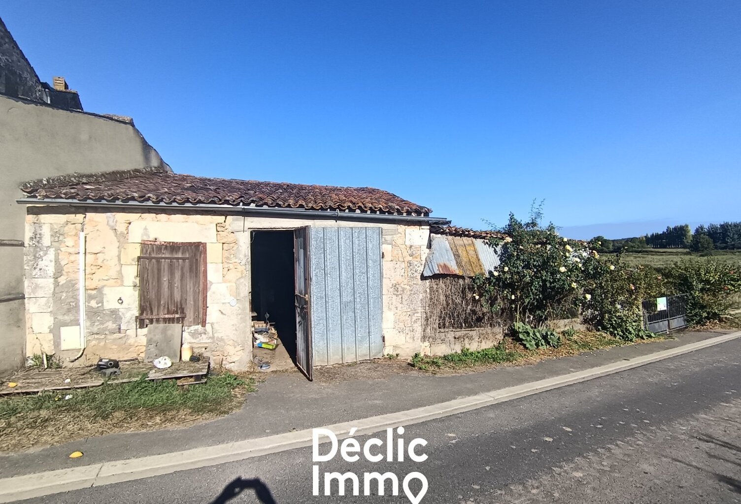 Saint Sulpice d'Arnoult, Dépendances pouvant être transformées en Habitation... — photo 1