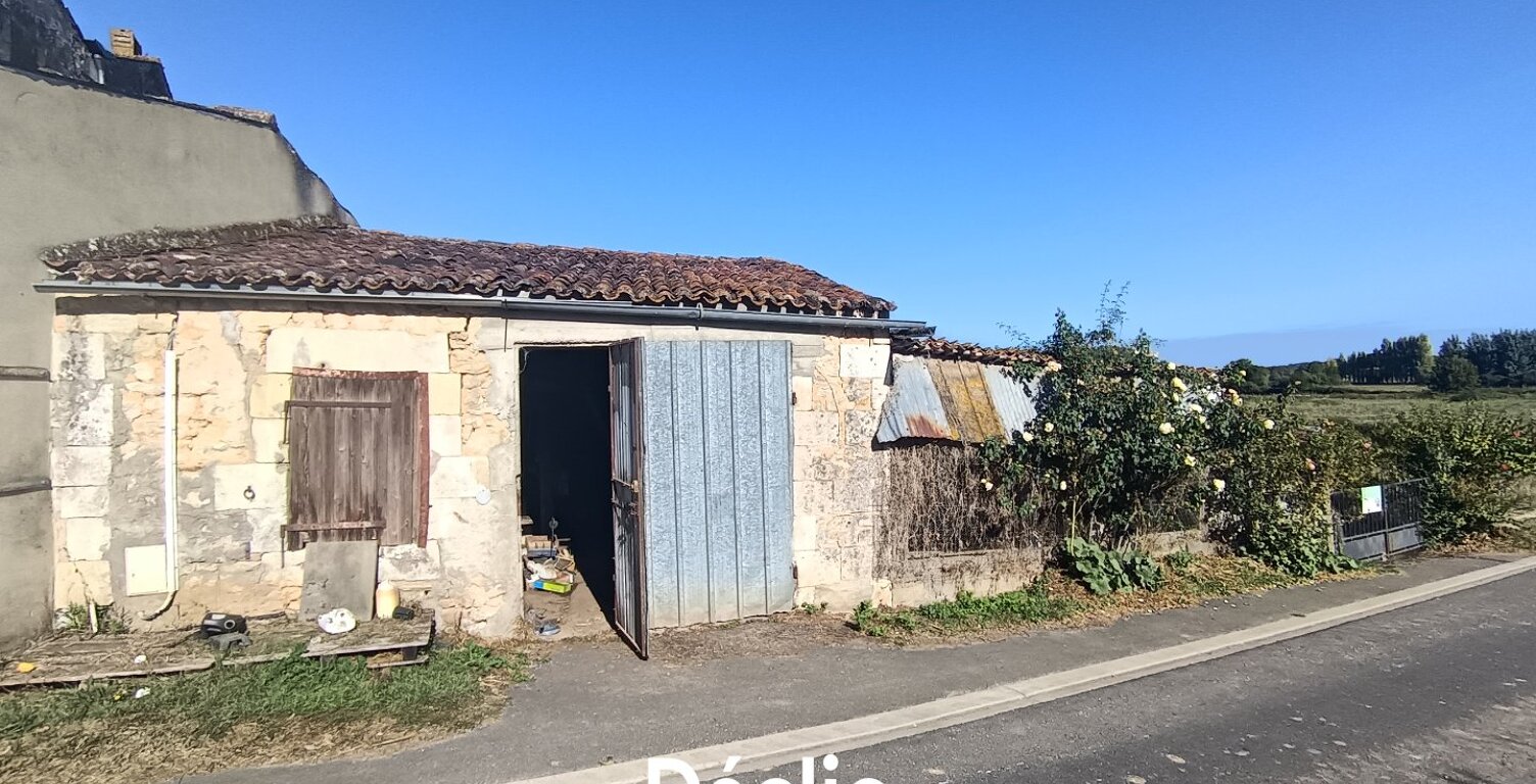 Saint Sulpice d'Arnoult, Dépendances pouvant être transformées en Habitation... — photo 1