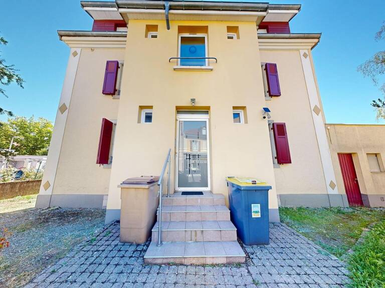 Immeuble de rapport 6 appartements, 5 garages — photo 1