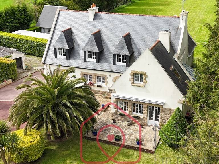 Concarneau  Demeure de style breton de 260 m² utiles sur un terrain clos de 6500m2 — photo 1