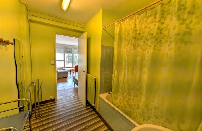 Appartement F1bis - cave et stationnement — photo 4