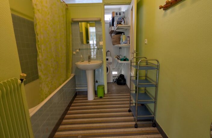 Appartement F1bis - cave et stationnement — photo 5