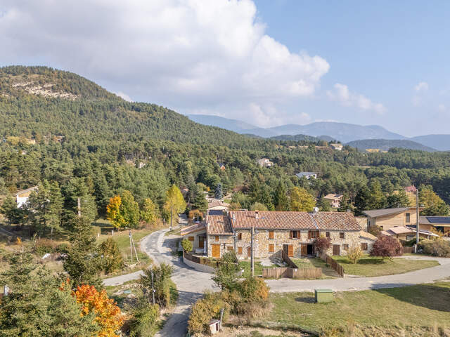 Maison avec jardin et garage / Rénovée en 2025 — photo du bien