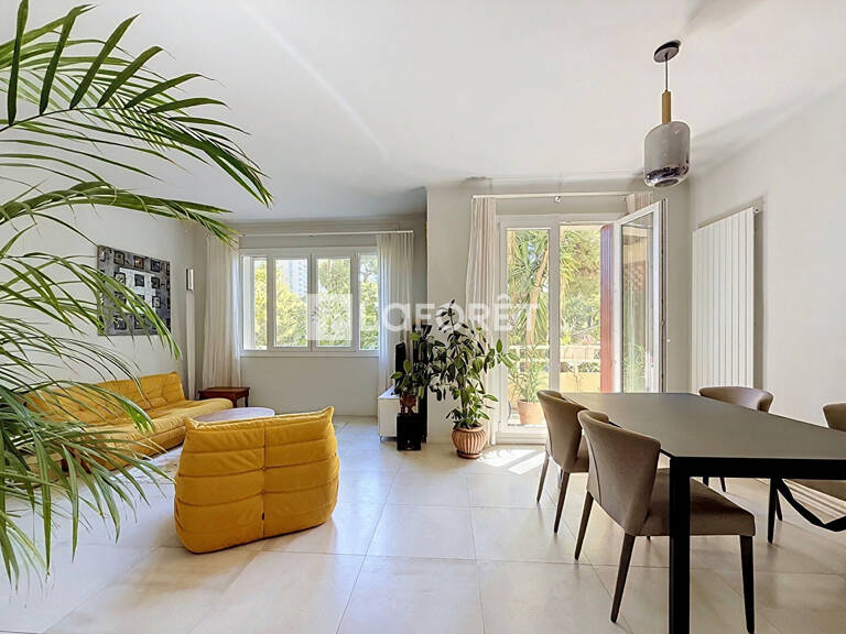 T3 de 75 m² - balcon - cave - box - sécurisé - Calme - Périer Marseille 8e — photo 1