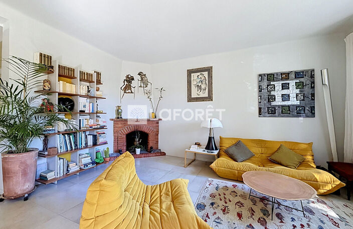 T3 de 75 m² - balcon - cave - box - sécurisé - Calme - Périer Marseille 8e — photo 2