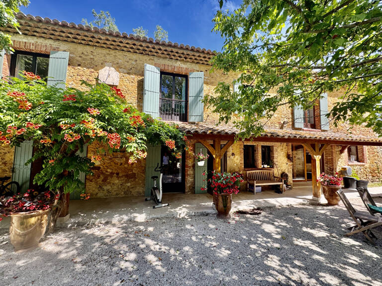 Immobilier de luxe : mas en pierre à vendre avec terrasse à — photo 1