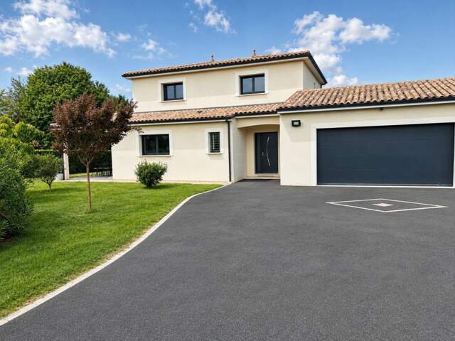 Maison À Vendre — photo du bien