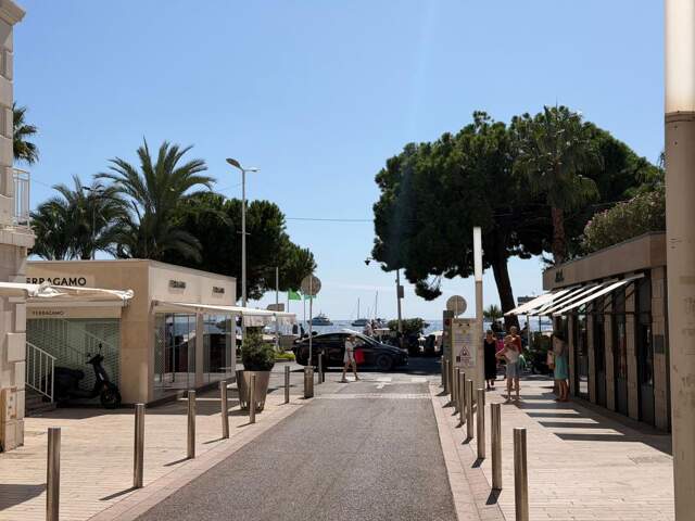 Cannes Carré d'Or — 2 pièces 36 m², ascenseur, gardien — photo du bien