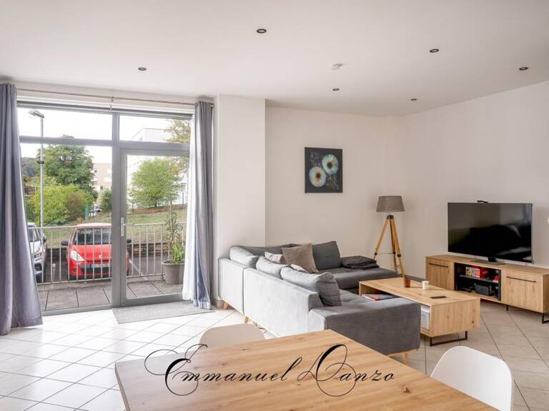 CHAMPIGNEULLES – Appartement 3 pièces rénové de 77 m² – Entrée indépendante – 2 stationnements privatifs — photo 1