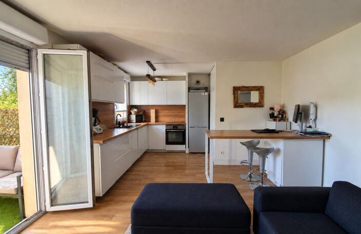 BEL APPARTEMENT T2 RENOVE AVEC TERRASSE — photo 3