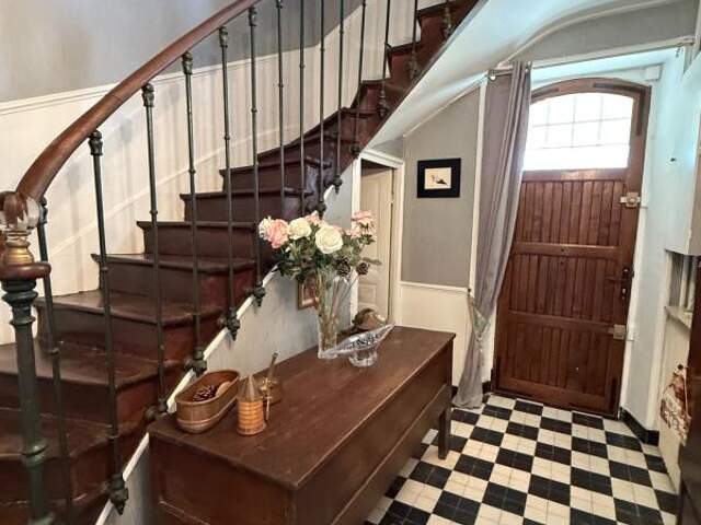 Manoir de 170m² avec son annexe de 50m² et ses dépendances sur terrain de 3 423m² 244 000 € — photo du bien