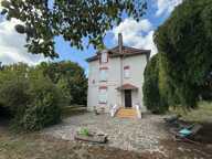 Manoir de 170m² avec son annexe de 50m² et ses dépendances sur terrain de 3 423m² 244 000 € — photo 2