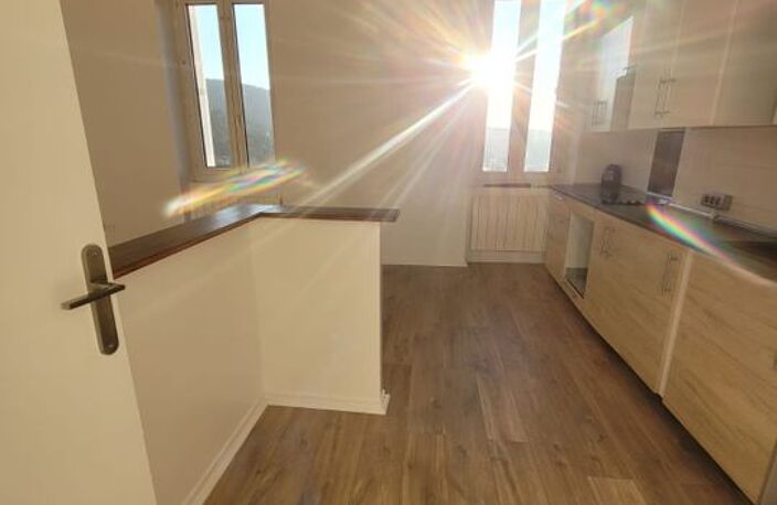 Appartement de 75m2 à louer sur Saint-Étienne — photo 3