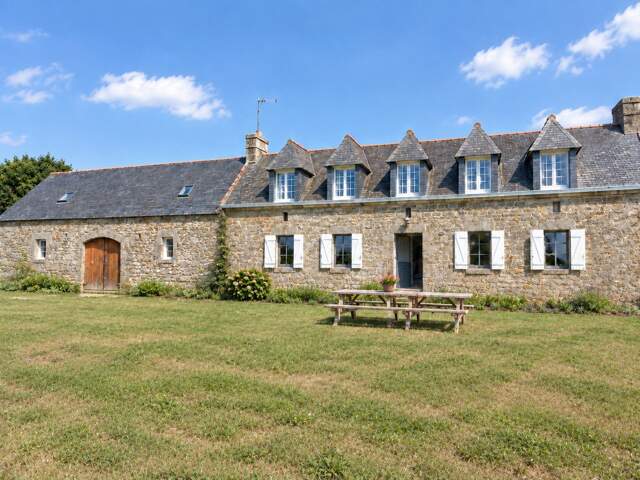 Maison à vendre 6 pièces COMBRIT (29) Corps de ferme et grand terrain — photo du bien