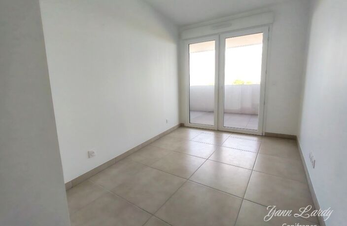 CAP D’AGDE – CENTRE-PORT | Résidence ICONIC : T3 de standing modulable en suite parentale avec 2 WC, vie tout à pied et stationnement XXL uniq — photo 2