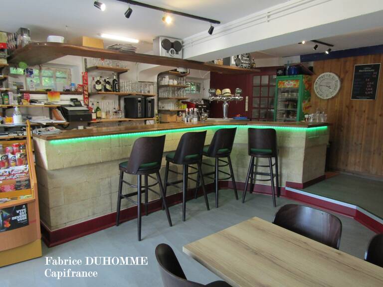 Bar, Tabac, Restaurant, dans un petit village proche Sarlat — photo 1