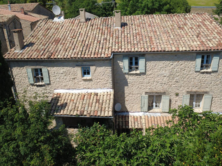 Exclusivité - Demeure d’exception du XVe siècle au cœur de la Provence - Saint Trinit (Vaucluse) — photo 1