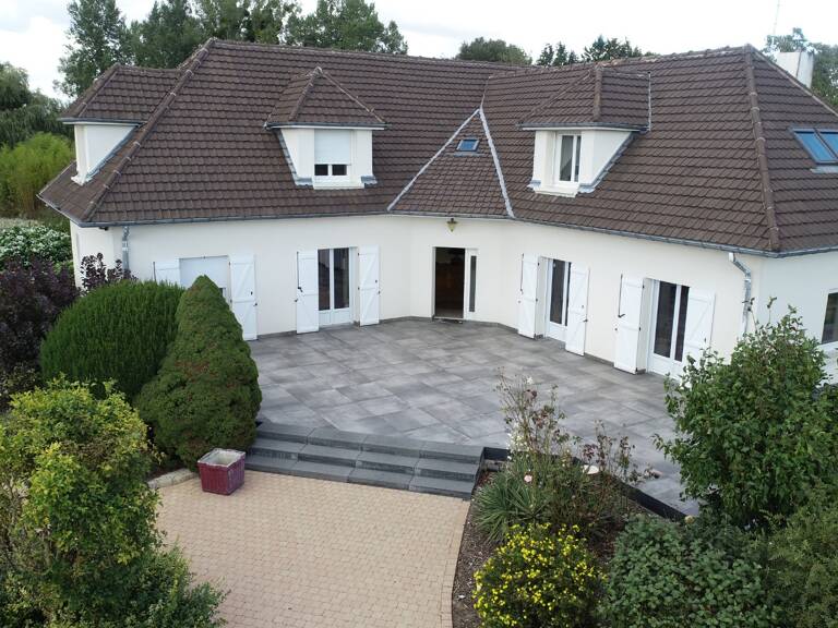 LAON (02) à vendre propriété d'exeption de 330 m2 et son terrain de 9000 m2 — photo 1