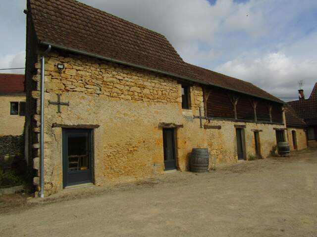 Belle maison de campagne en pierres avec dépendances — photo du bien