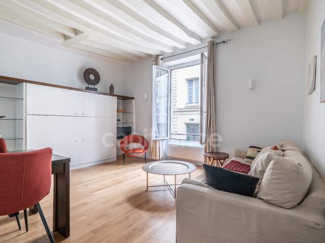 Paris 4e – Marais / Place des Vosges – Studio meublé de 28,41 m² — photo du bien