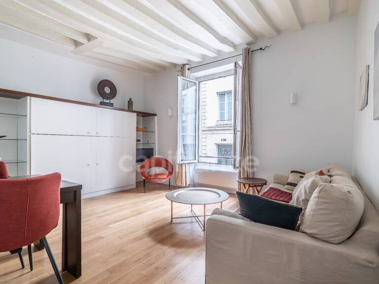 Paris 4e – Marais / Place des Vosges – Studio meublé de 28,41 m² — photo 1